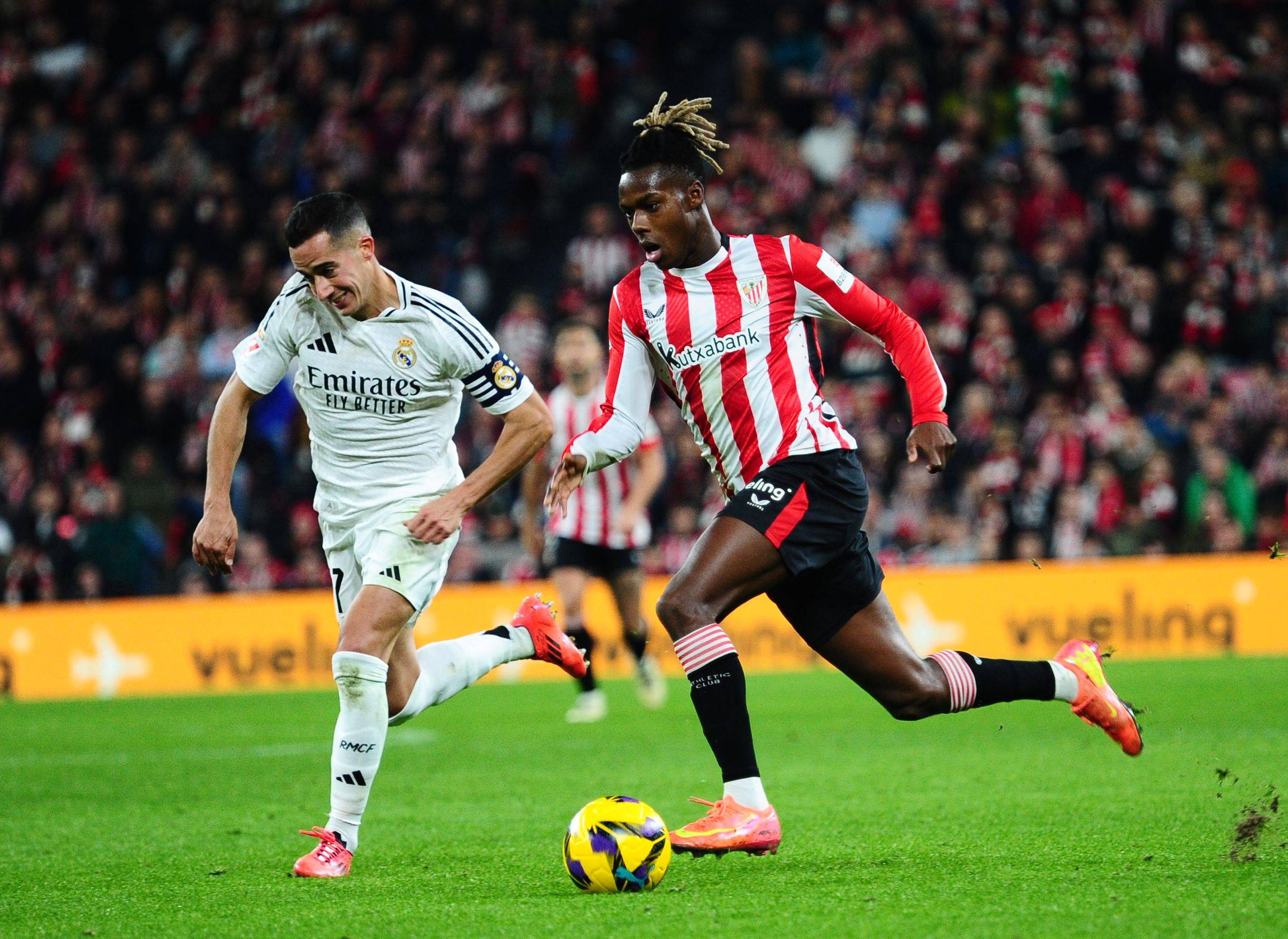 “封神”助力续航绿茵梦想，新鹏城与台铃举行车辆交付仪式