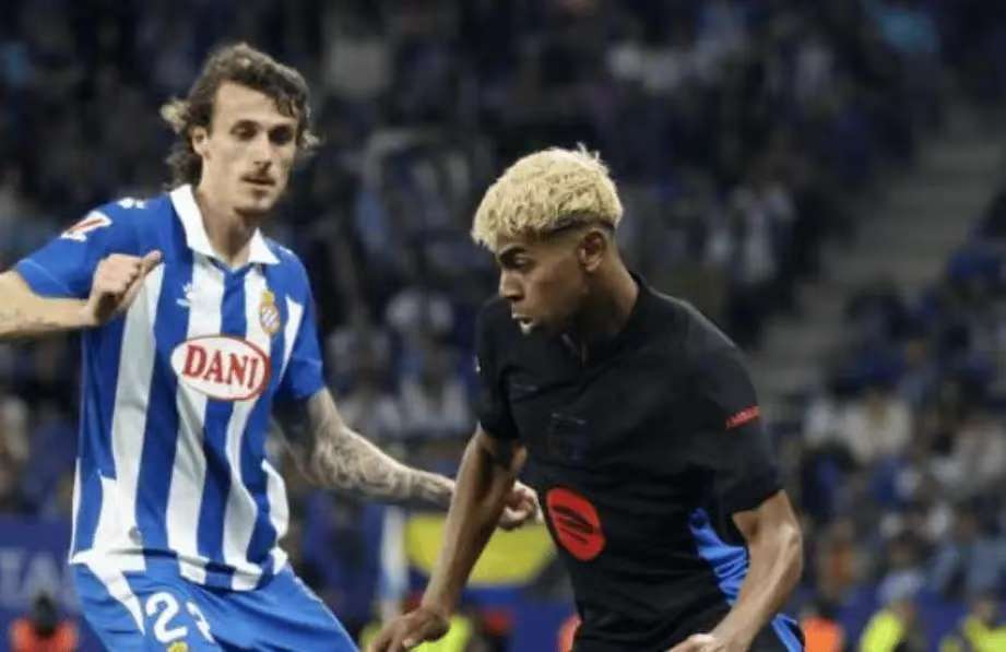 每体列足坛十大奇葩条款：博格坎普拒坐飞机；内马尔微笑条款